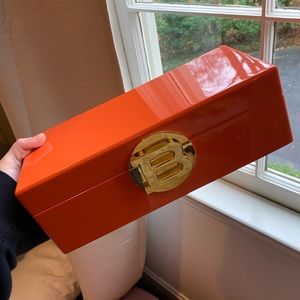 C Wonder jewelry box with “B” letter in front